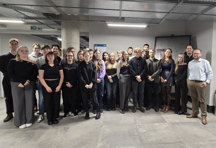 Zdjęcie grupowe uczestników wydarzenia "AI w automatyzacji procesów biznesowych"