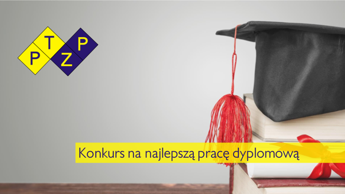 Grafika przedstawiająca zdjęcie biretu położonej na książkach. Z lewej logo polskiego towarzystwa zarządzania produkcją. U dołu na źółtym tle napis konkurs na najlepszą pracę dyplomową