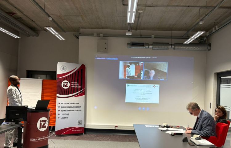 obrona pracy doktorskiej F. Mumali