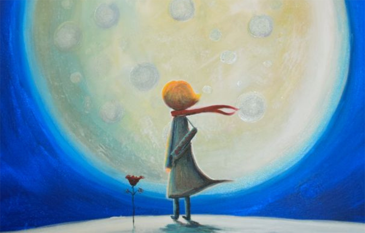 Obraz przedstawiający postać dziecka o żółtych włosach na tle pełni księżyca. Z lewej strony dziecka samotny kwiat.