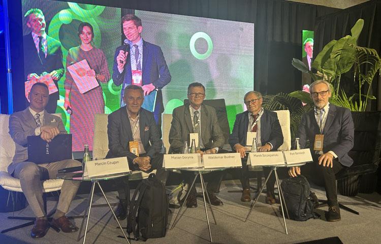 Zdjęcie uczestników panelu Poznańskiegi Kongresu Gospodarczego