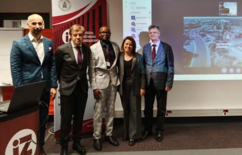 Fredrick Mumali z promotor oraz recenzentami