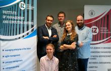 Zdjęcie grupowe osób organizujących Szkołę Letnią CECRS 2025