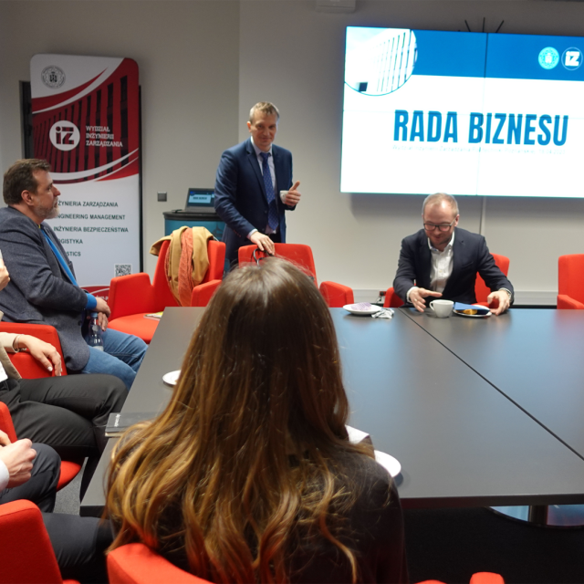 Zdjęcie wykonane podczas Rady Biznesu przy Wydziale Inżynierii Zarządzania w dniu 18 kwietnia 2023 r.