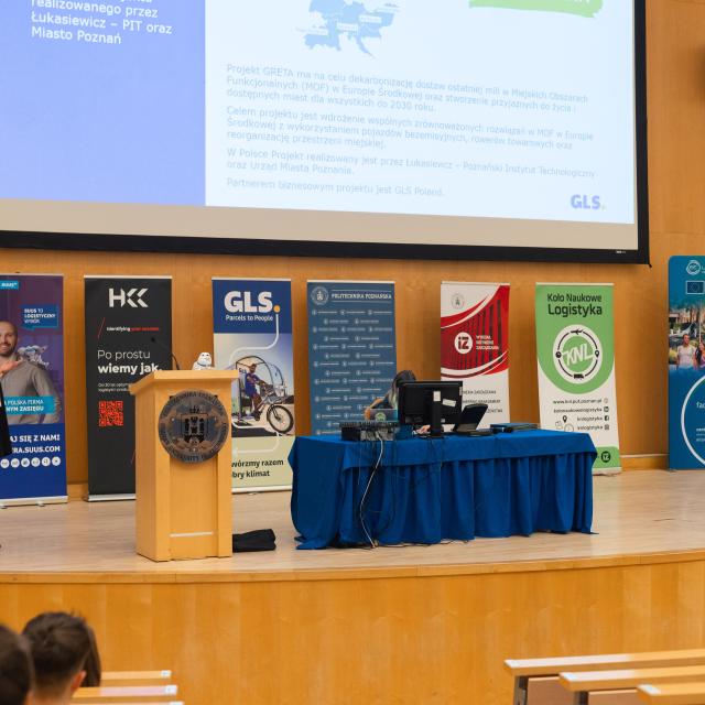 prezentacja - scena w CW