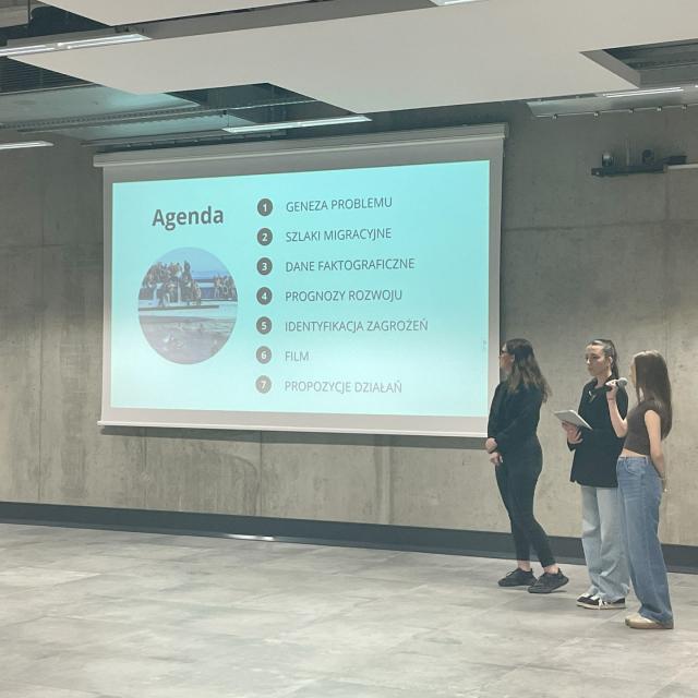 Zdjęcie uczestników 5. Akademickiego Forum Bezpieczeństwa podczas wykładu