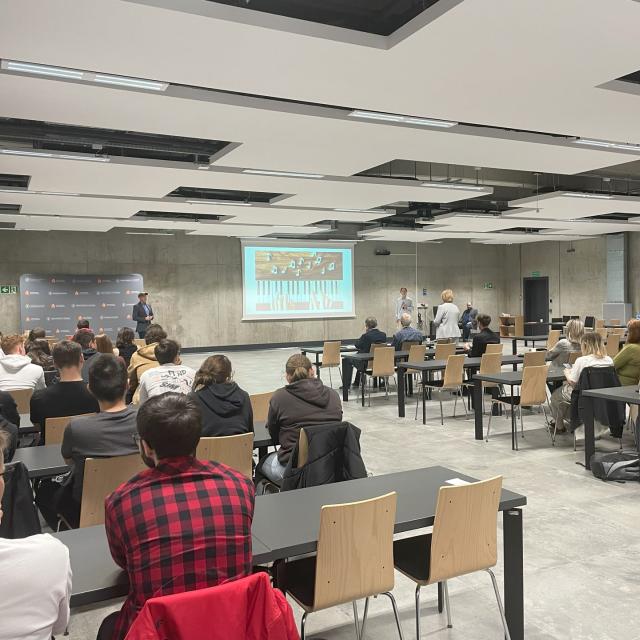 Zdjęcie uczestników 5. Akademickiego Forum Bezpieczeństwa podczas wykładu