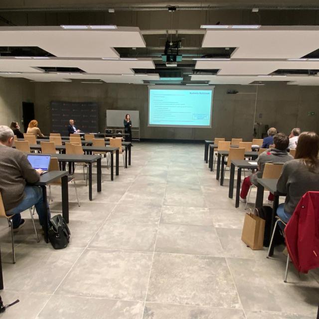 Zdjęcie uczestników seminarium Wydziału Inżynierii Zarządzania w dniu 19 maja 2025 roku.