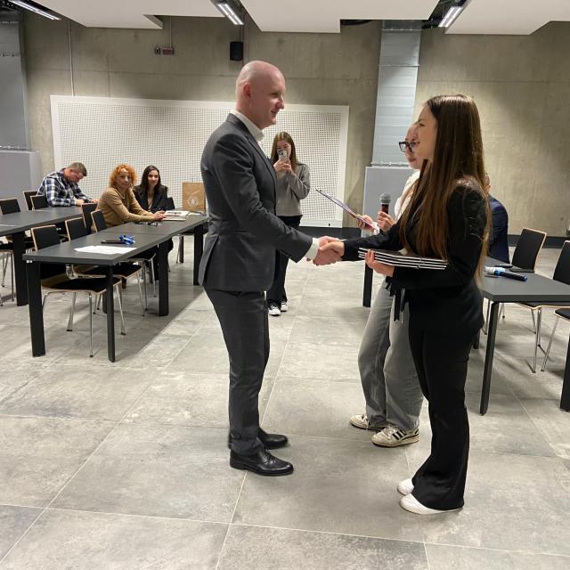 Zdjęcie uczestników seminarium Wydziału Inżynierii Zarządzania w dniu 19 maja 2025 roku.