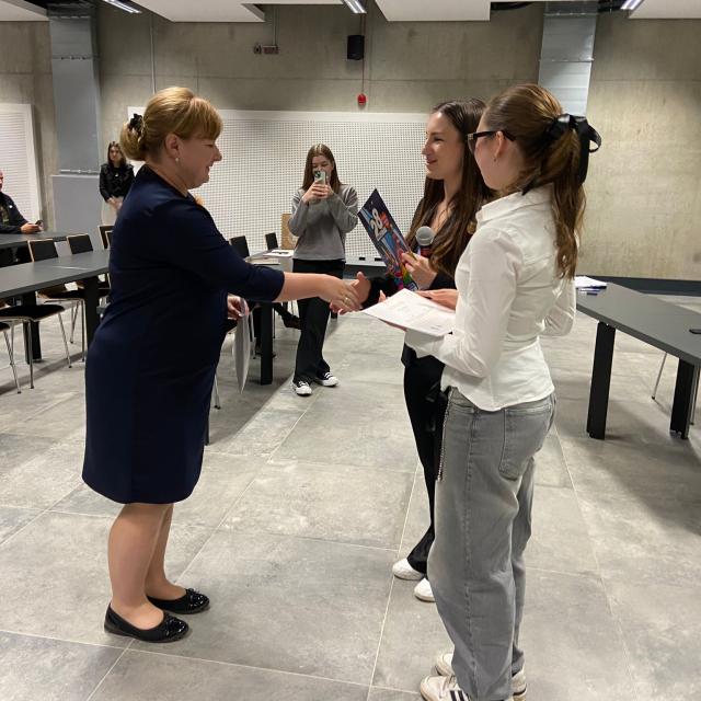 Zdjęcie uczestników seminarium Wydziału Inżynierii Zarządzania w dniu 19 maja 2025 roku.