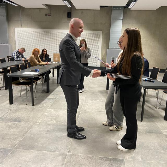 Zdjęcie uczestników seminarium Wydziału Inżynierii Zarządzania w dniu 19 maja 2025 roku.