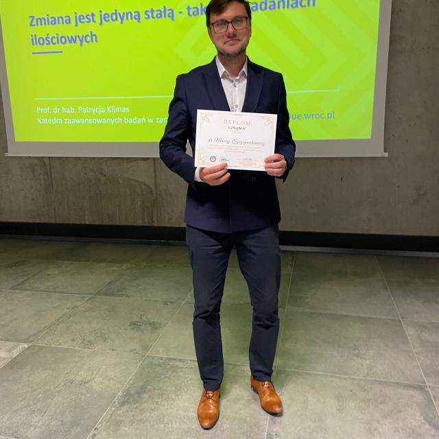 Zdjęcie uczestników seminarium Wydziału Inżynierii Zarządzania w dniu 19 maja 2025 roku.