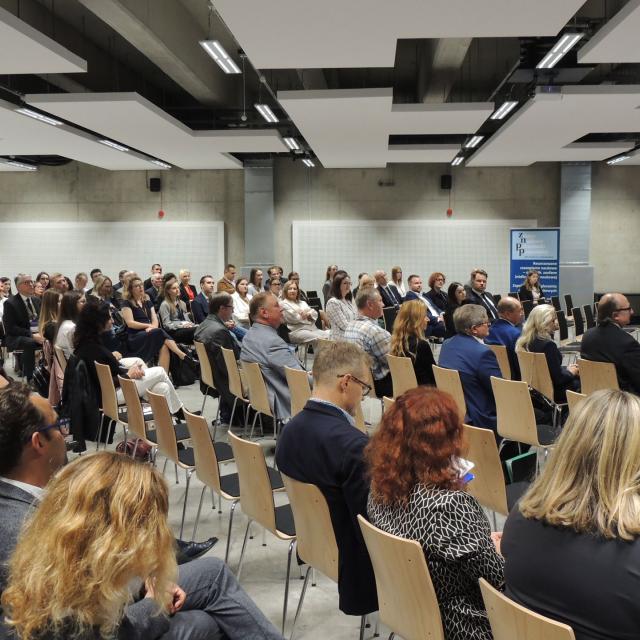 Zdjęcie z rozpoczęcia konferencji w Auli budynku WAWIZ