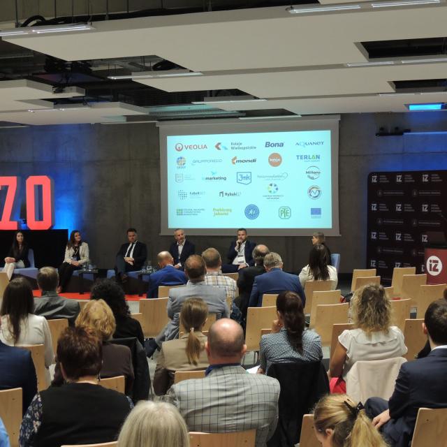 Zdjęcie z rozpoczęcia konferencji w Auli budynku WAWIZ