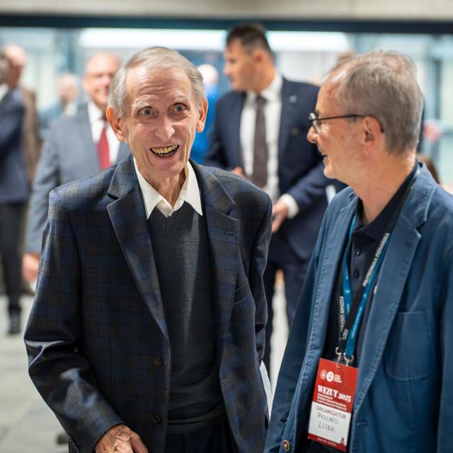 Zdjęcie z gali konferencji 70 lat nauk o zarządzaniu na Politechnice Poznańskiej