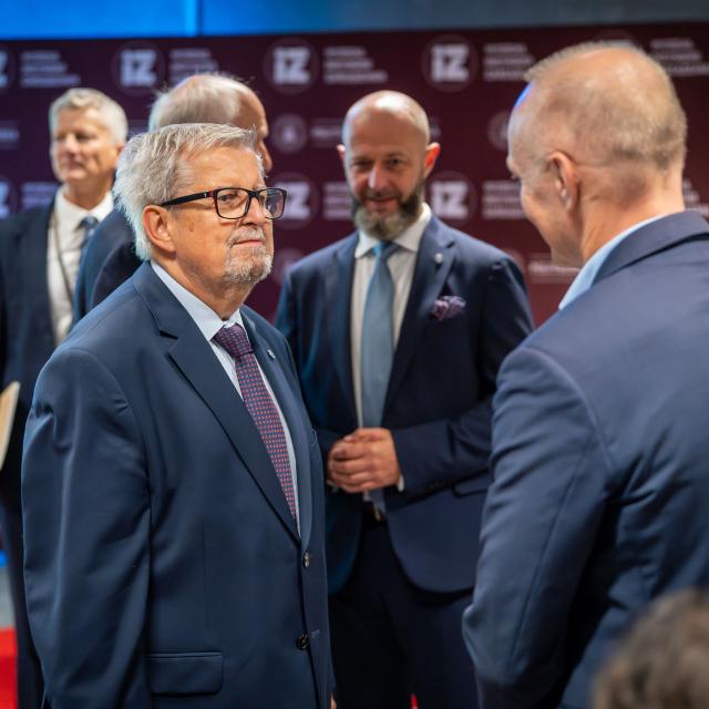 Zdjęcie z gali konferencji 70 lat nauk o zarządzaniu na Politechnice Poznańskiej