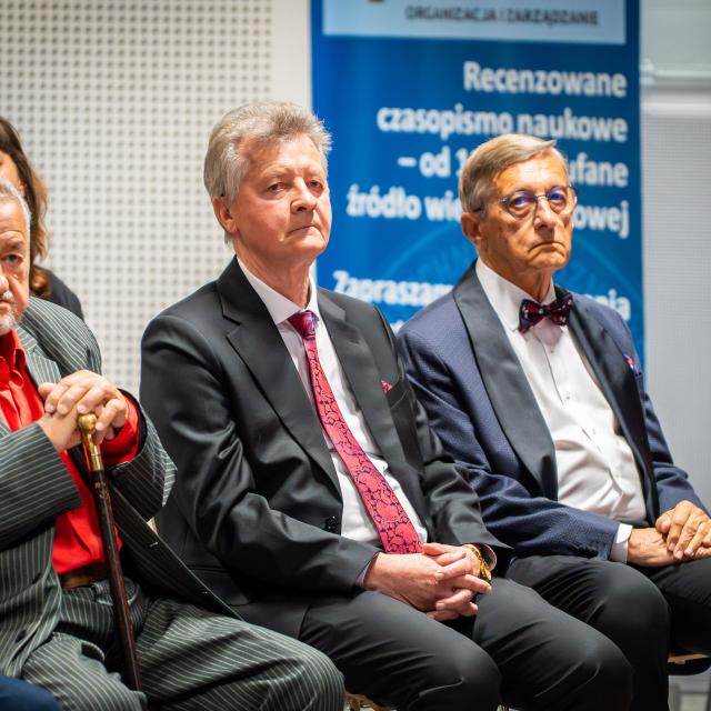 Zdjęcie z gali konferencji 70 lat nauk o zarządzaniu na Politechnice Poznańskiej