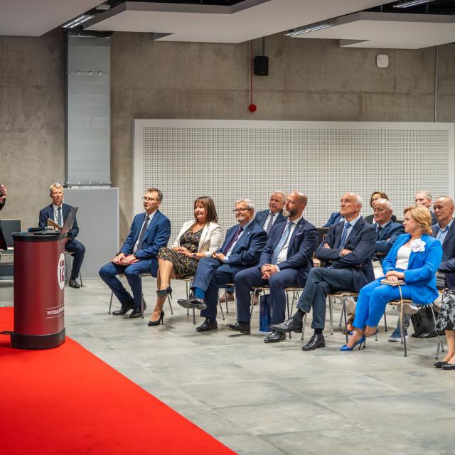 Zdjęcie z gali konferencji 70 lat nauk o zarządzaniu na Politechnice Poznańskiej