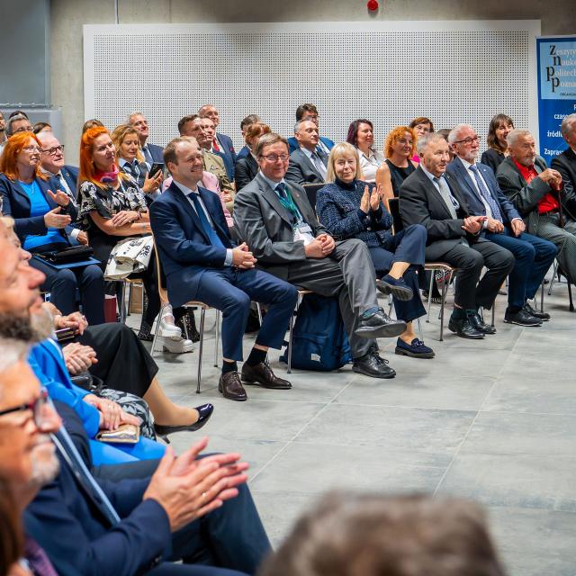 Zdjęcie z gali konferencji 70 lat nauk o zarządzaniu na Politechnice Poznańskiej