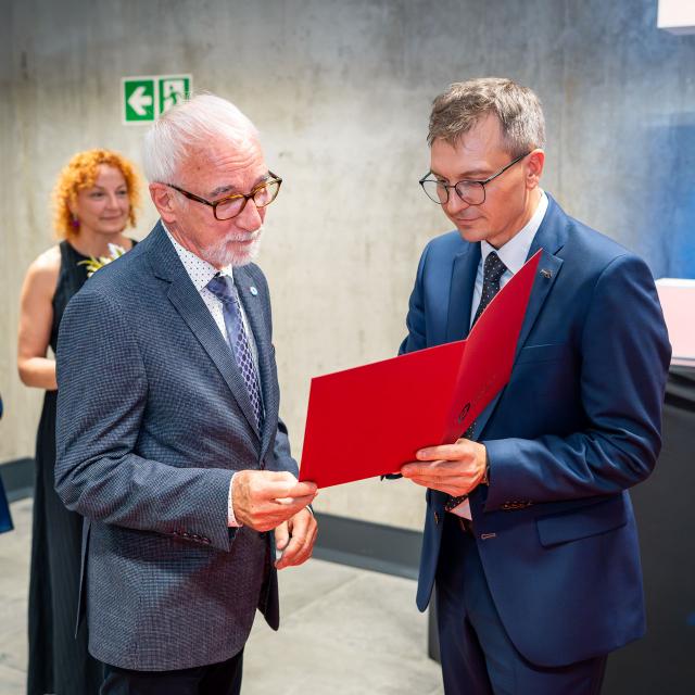 Zdjęcie z gali konferencji 70 lat nauk o zarządzaniu na Politechnice Poznańskiej