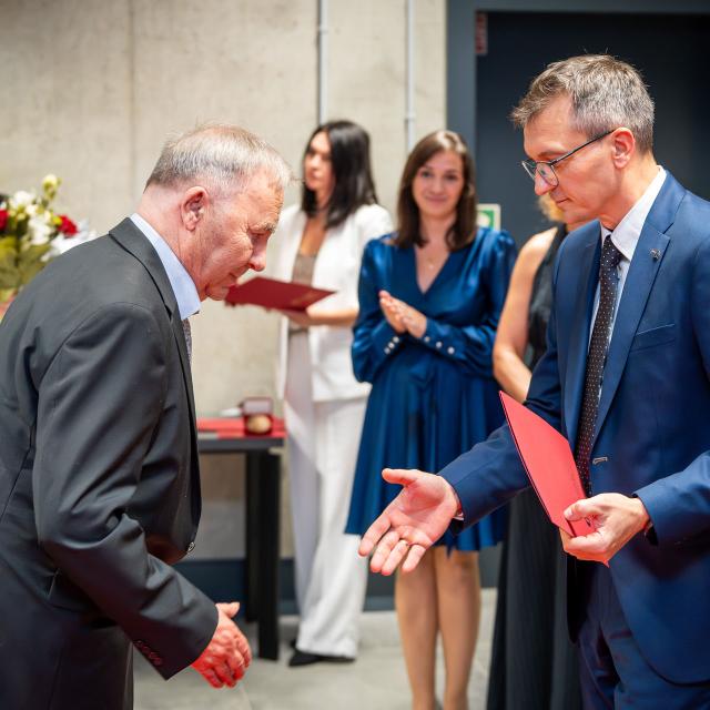 Zdjęcie z gali konferencji 70 lat nauk o zarządzaniu na Politechnice Poznańskiej