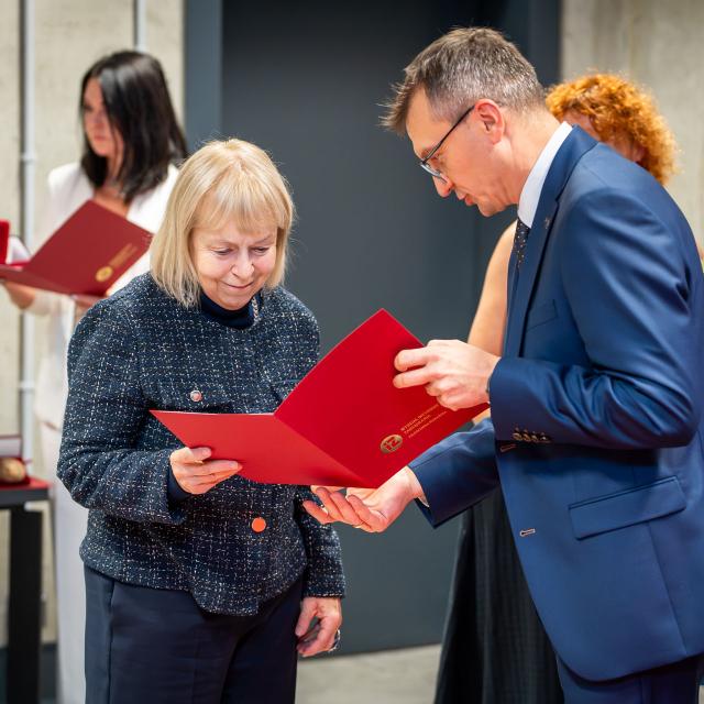 Zdjęcie z gali konferencji 70 lat nauk o zarządzaniu na Politechnice Poznańskiej