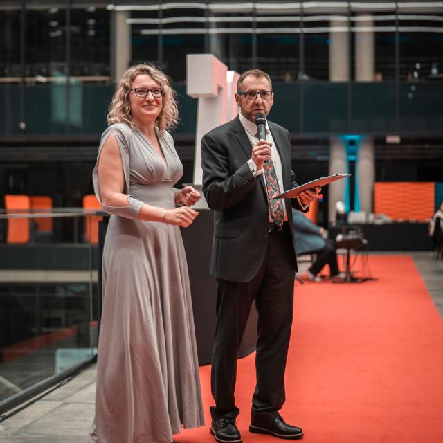 Zdjęcie z gali konferencji 70 lat nauk o zarządzaniu na Politechnice Poznańskiej