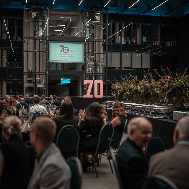 Zdjęcie z gali konferencji 70 lat nauk o zarządzaniu na Politechnice Poznańskiej
