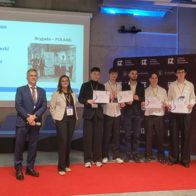 Zdjęcie z gali wręczania nagród onkursu BAS4SC – Business Analytics Skills for the Future-Proof Supply Chains