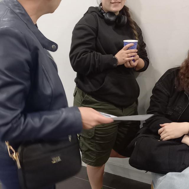 Zdjęcie gości dnia nauki politechniki poznańskiej przy stoisku projektu BAS4SC