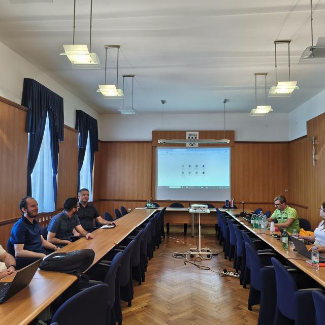 Zdjęcie z testowania i walidacji materiałów dydaktycznych na Wydziale Ekonomii i Biznesu Uniwersytetu Josipa Juraja Strossmayera o Osijeku (Chorwacja)