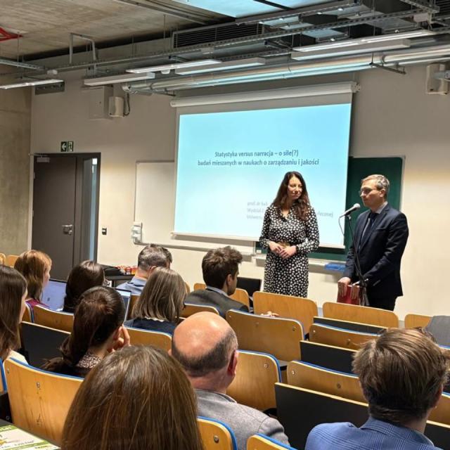 wykład prof. Reginy Lenart podczas Seminarium Wydziałowego