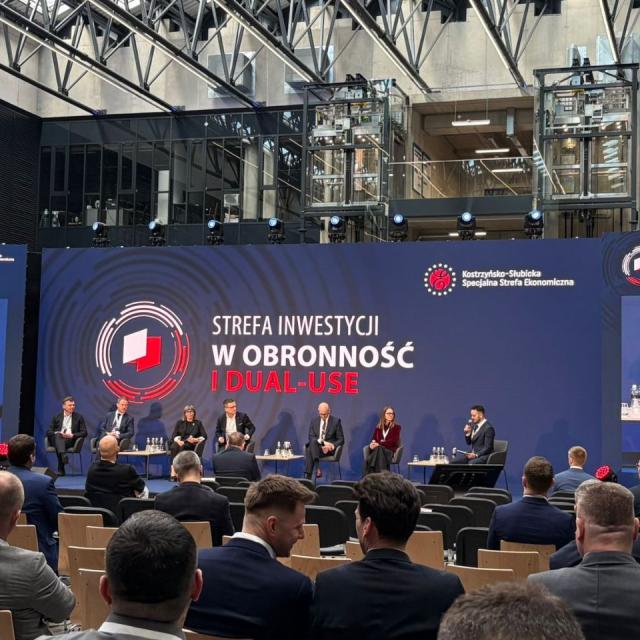 Wystąpienie dr hab. inż. Ewy Więcek-Janki, prof. PP, podczas debaty "Technologie i specjalizacje o najwyższym potencjale dla przemysłu obronnego" w trakcie konferencji "Strefa inwestycji w obronność i Dual-Use"