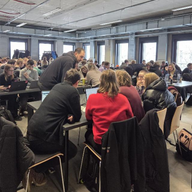 Zdjęcie uczestników hackathonu procesowego w ramach Wiz-BIZ-LOG-DAY w dniu 9 stycznia 2026 roku.