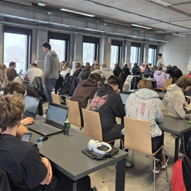Zdjęcie uczestników hackathonu procesowego w ramach Wiz-BIZ-LOG-DAY w dniu 9 stycznia 2026 roku.