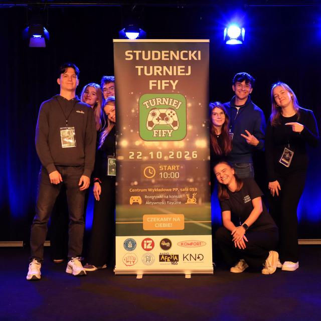 Zdjęcie grupowe uczestników turnieju FIFA